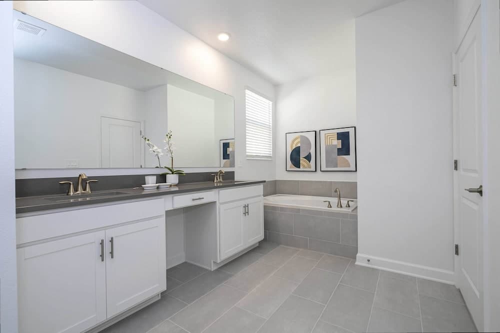 Family Canvas - Image 25