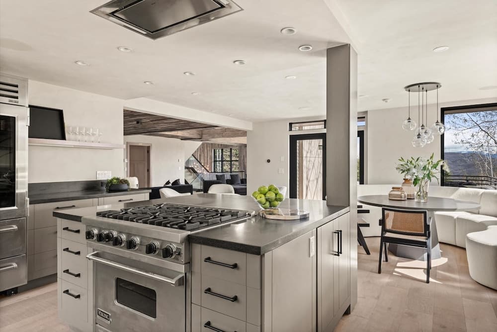 Timberline Lodge - Image 6