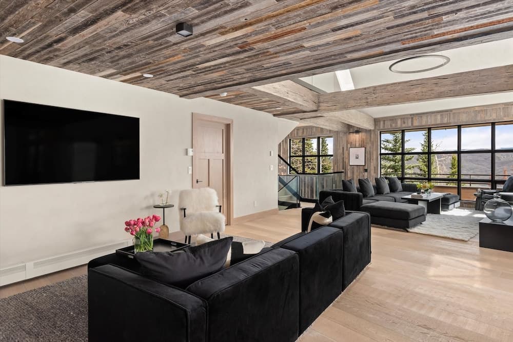 Timberline Lodge - Image 4