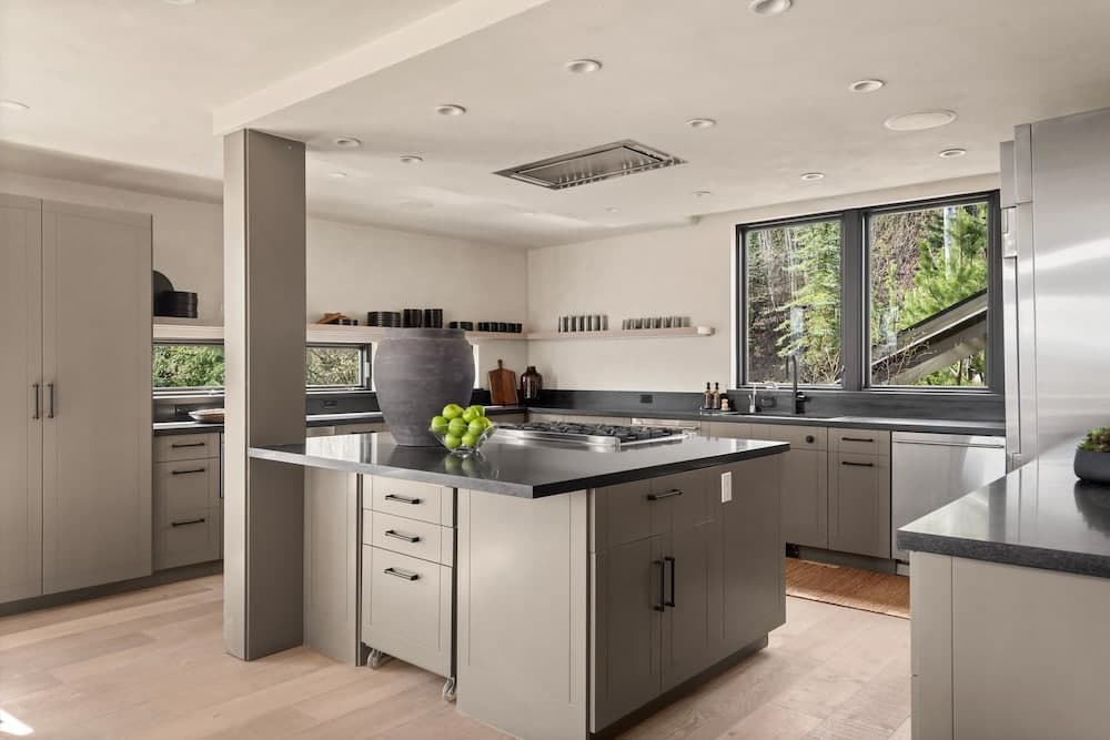 Timberline Lodge - Image 5