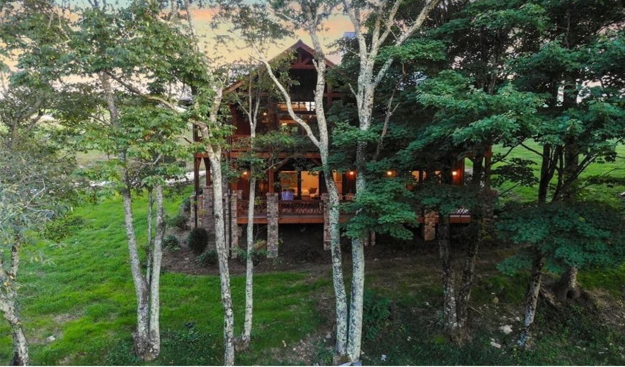 Timberwolf Lodge Home - Image 6