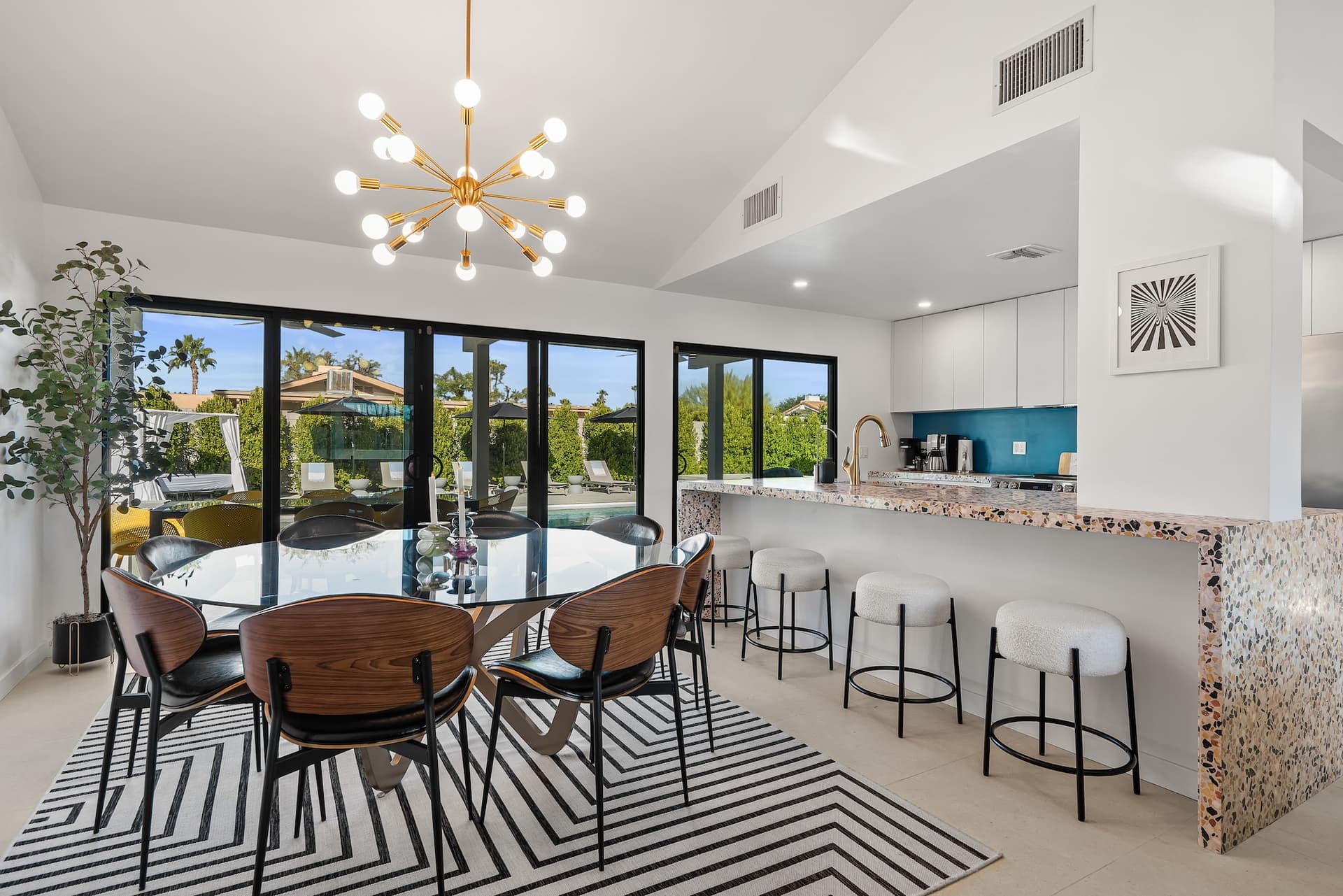 Tipsy Kitten Guest House - Image 5