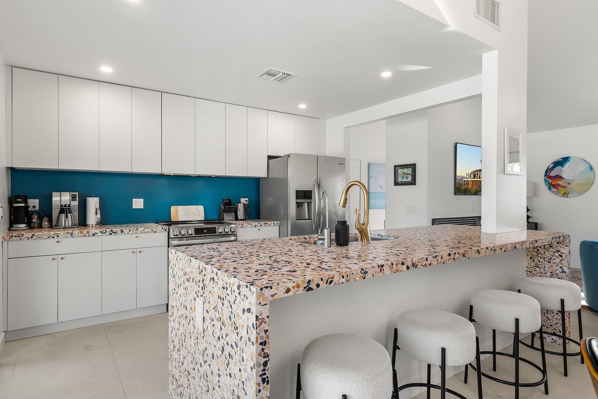 Tipsy Kitten Guest House - Image 13