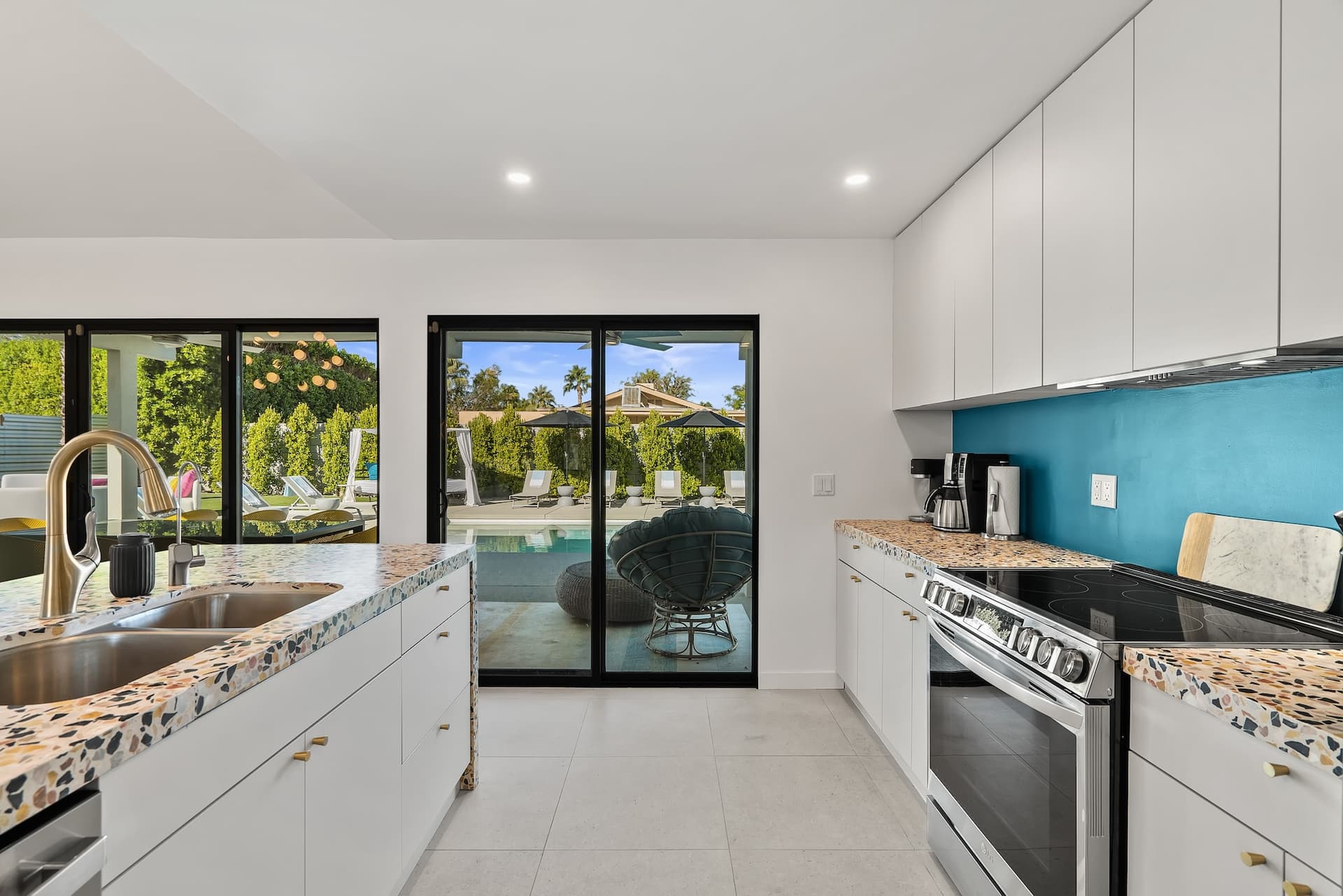 Tipsy Kitten Guest House - Image 14