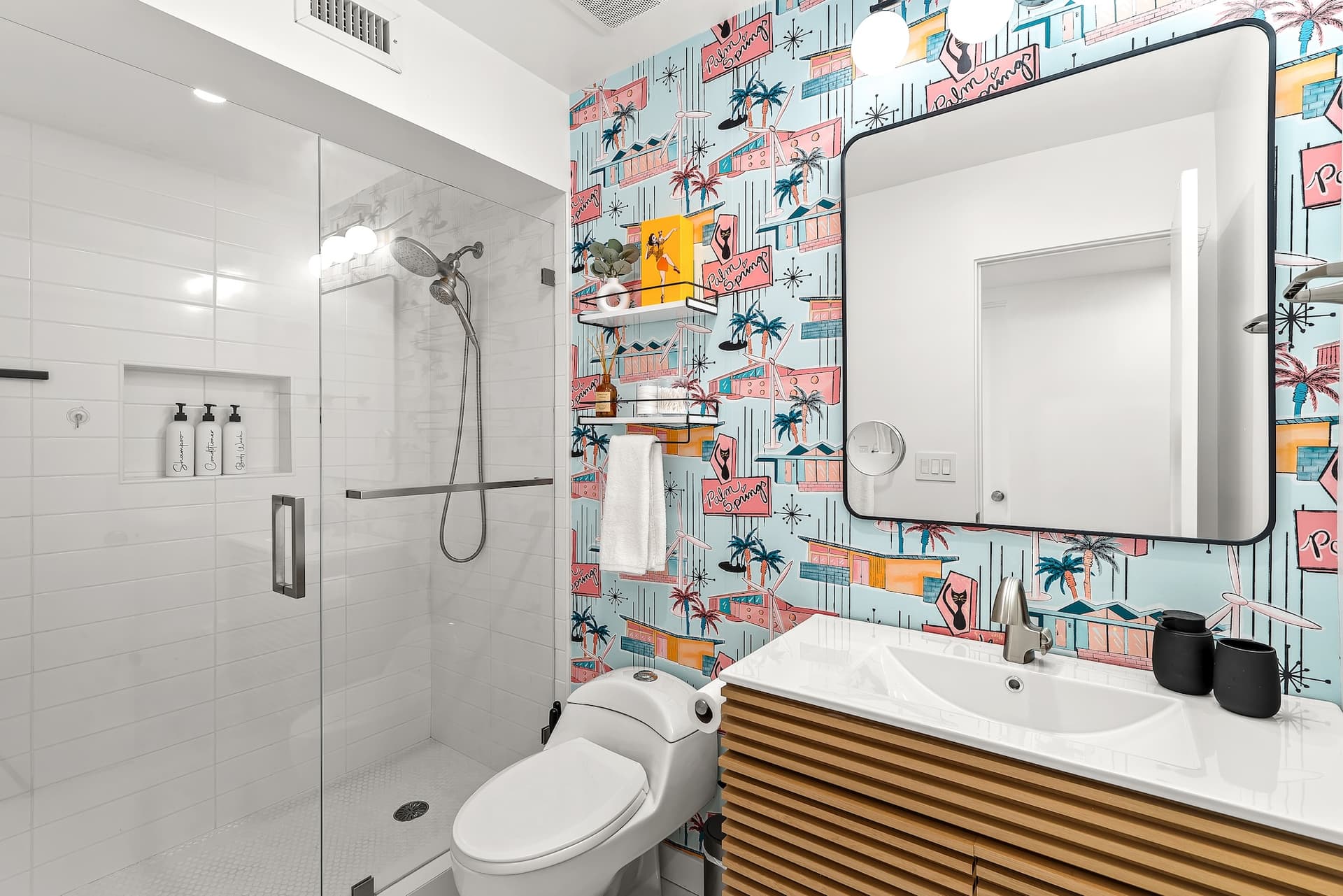 Tipsy Kitten Guest House - Image 22