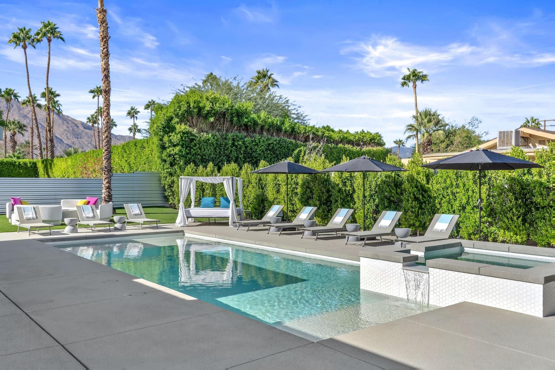 Tipsy Kitten Guest House - Image 2