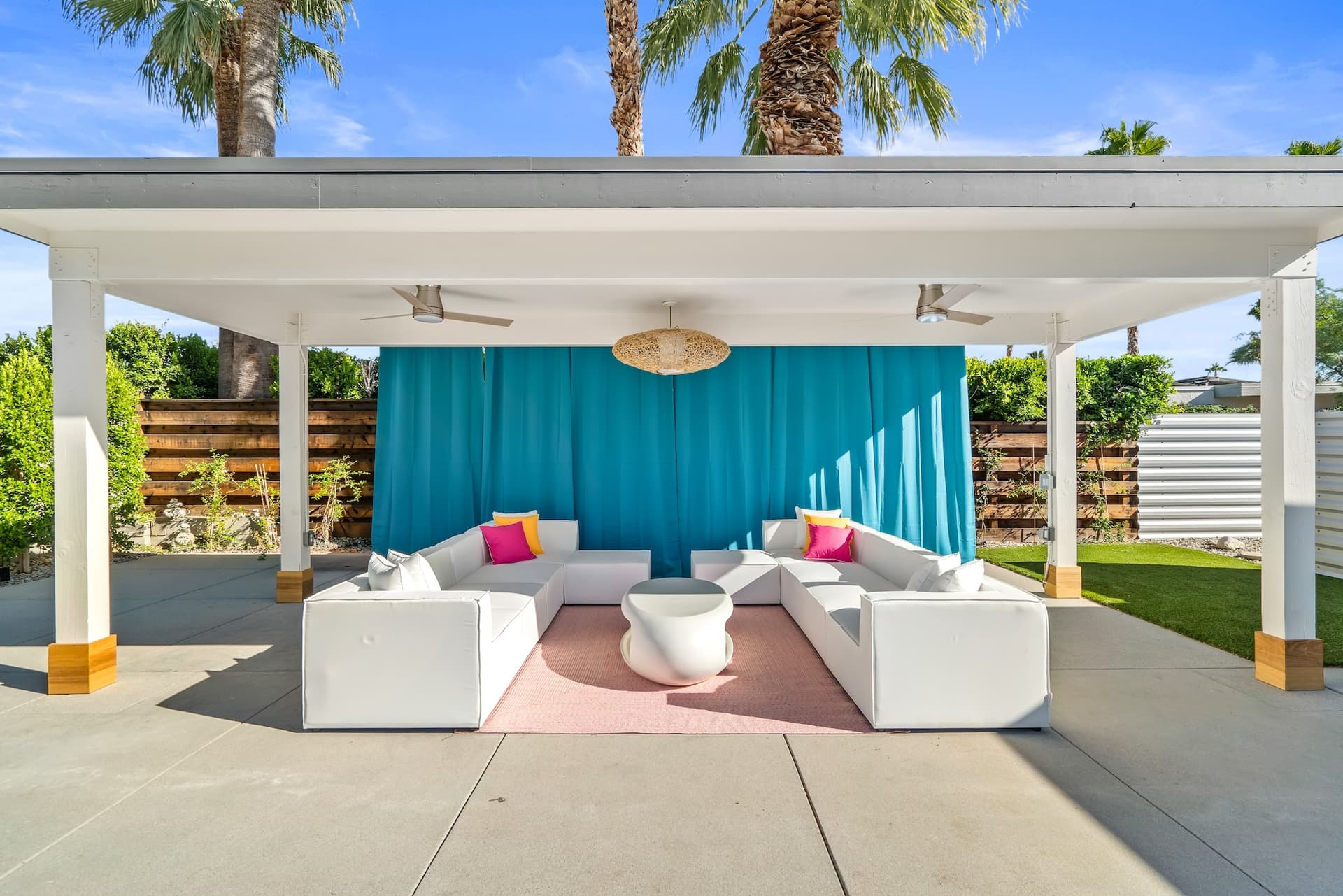 Tipsy Kitten Guest House - Image 40