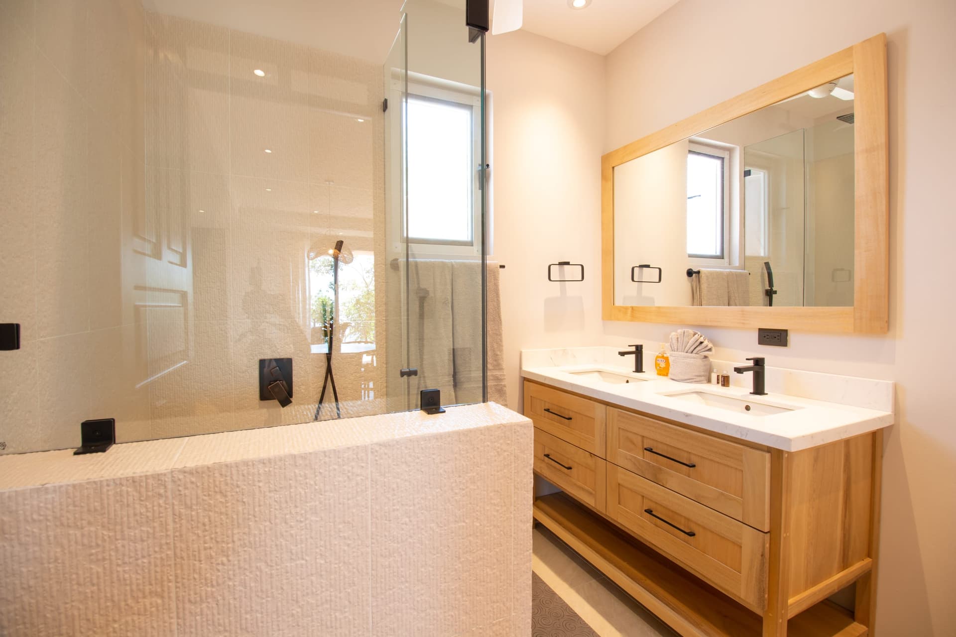 Island in the Sky - Image 38