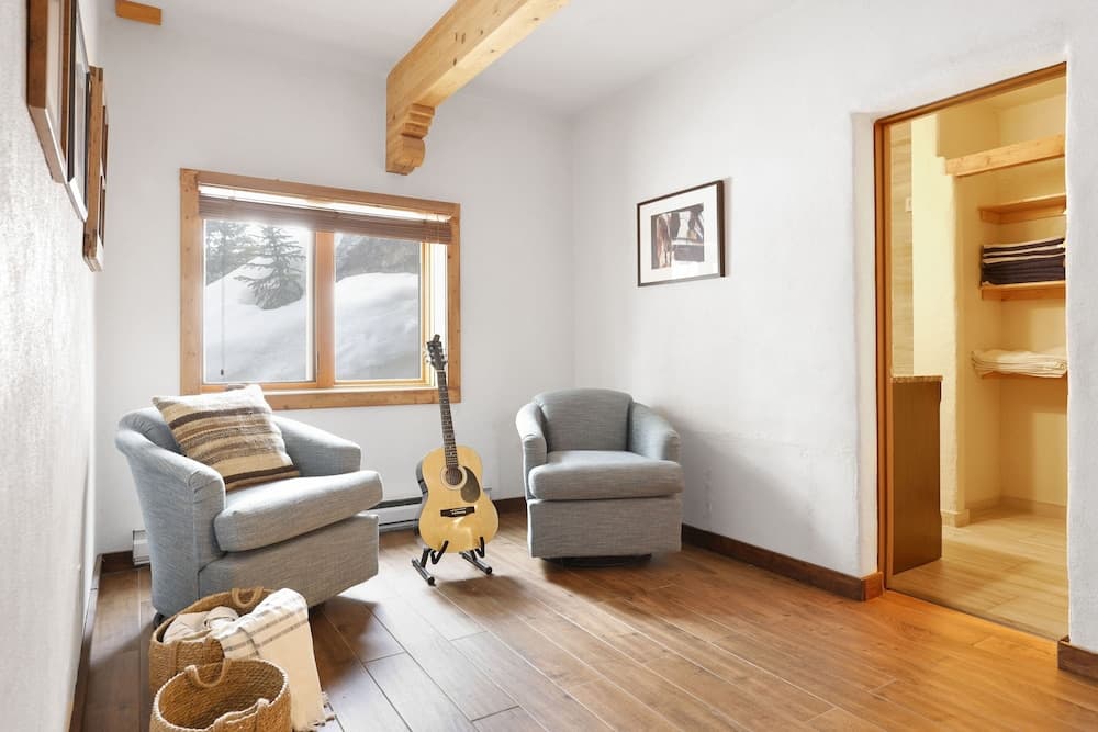 Treehouse Mountain Cabin - Image 15