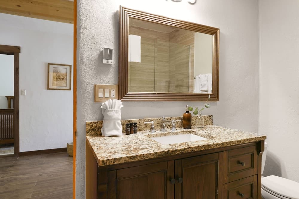 Treehouse Mountain Cabin - Image 17