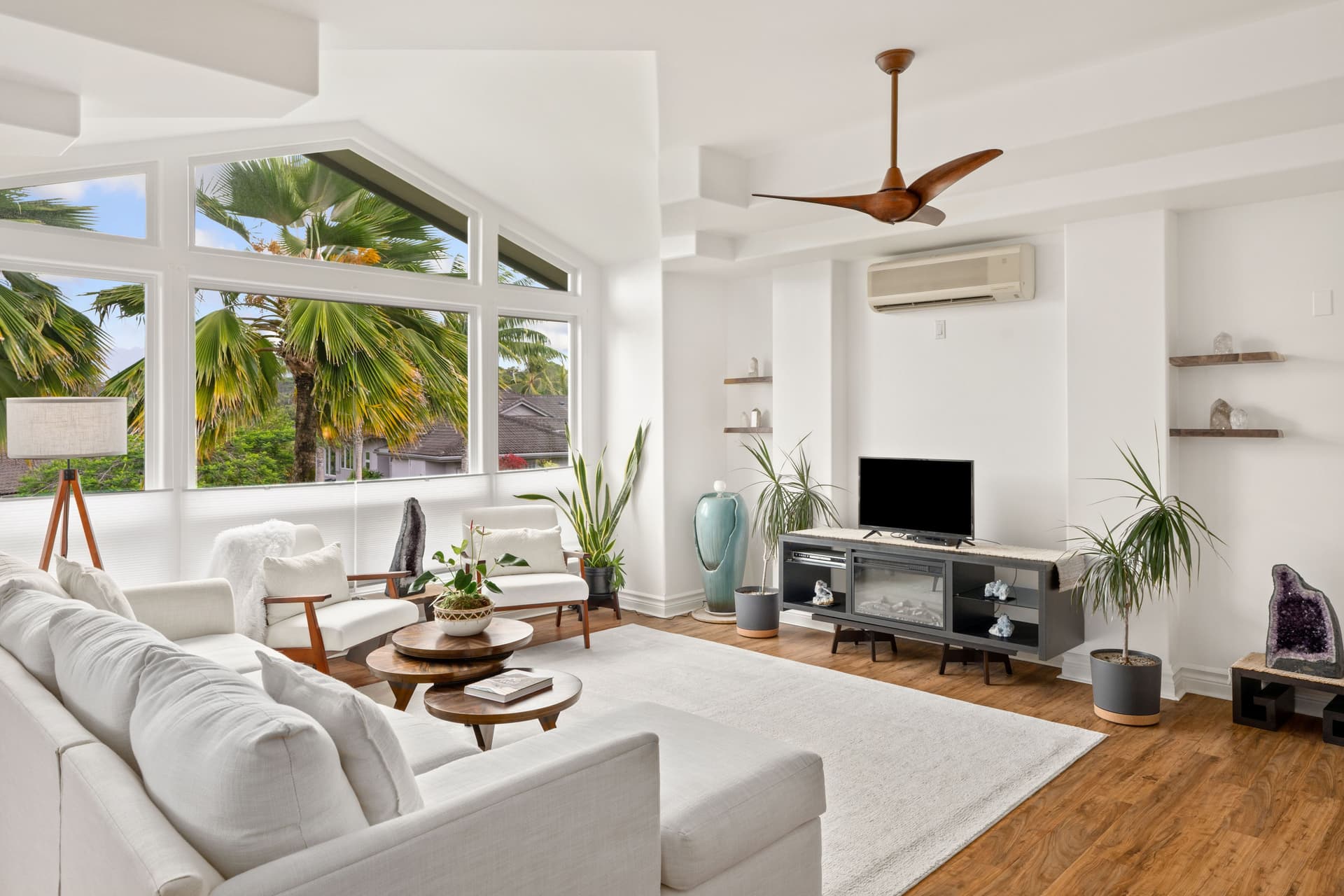 Tropical Elegance - Image 3