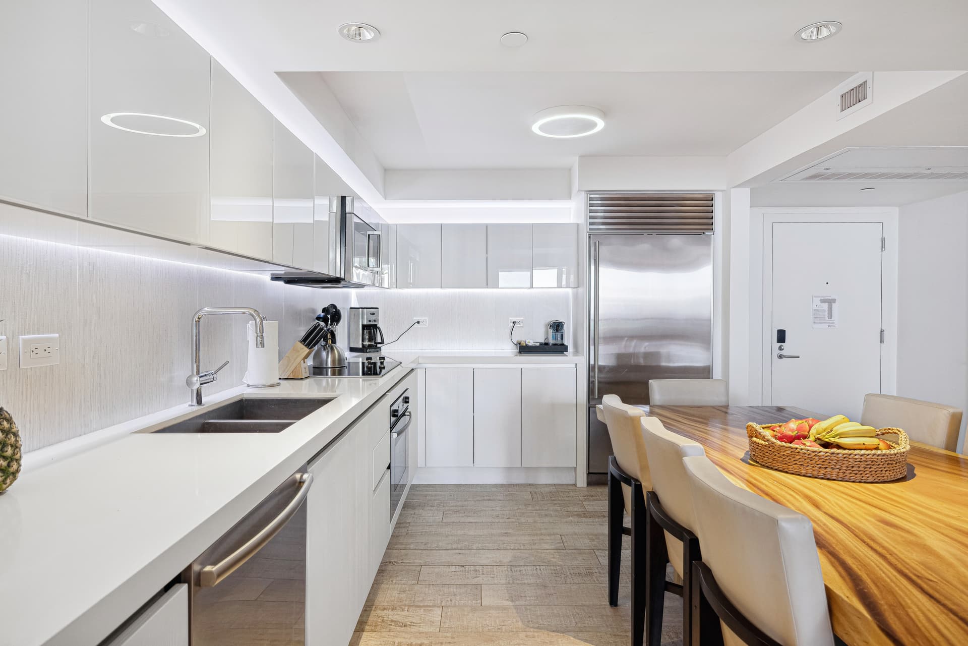 Tropical Oasis - Image 12