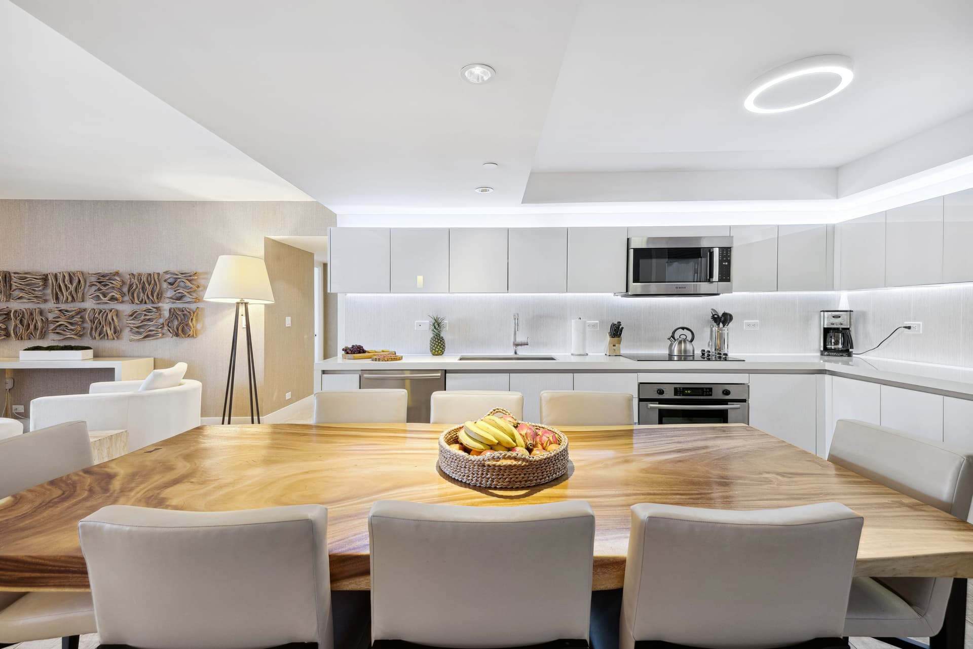 Tropical Oasis - Image 11