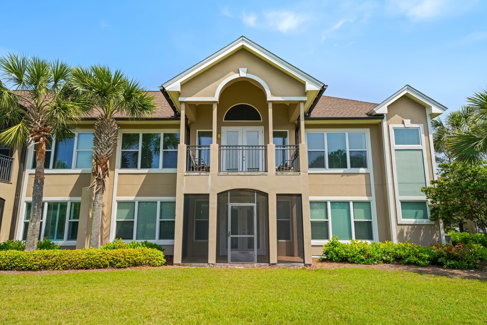 Turnberry Residence - Image 2