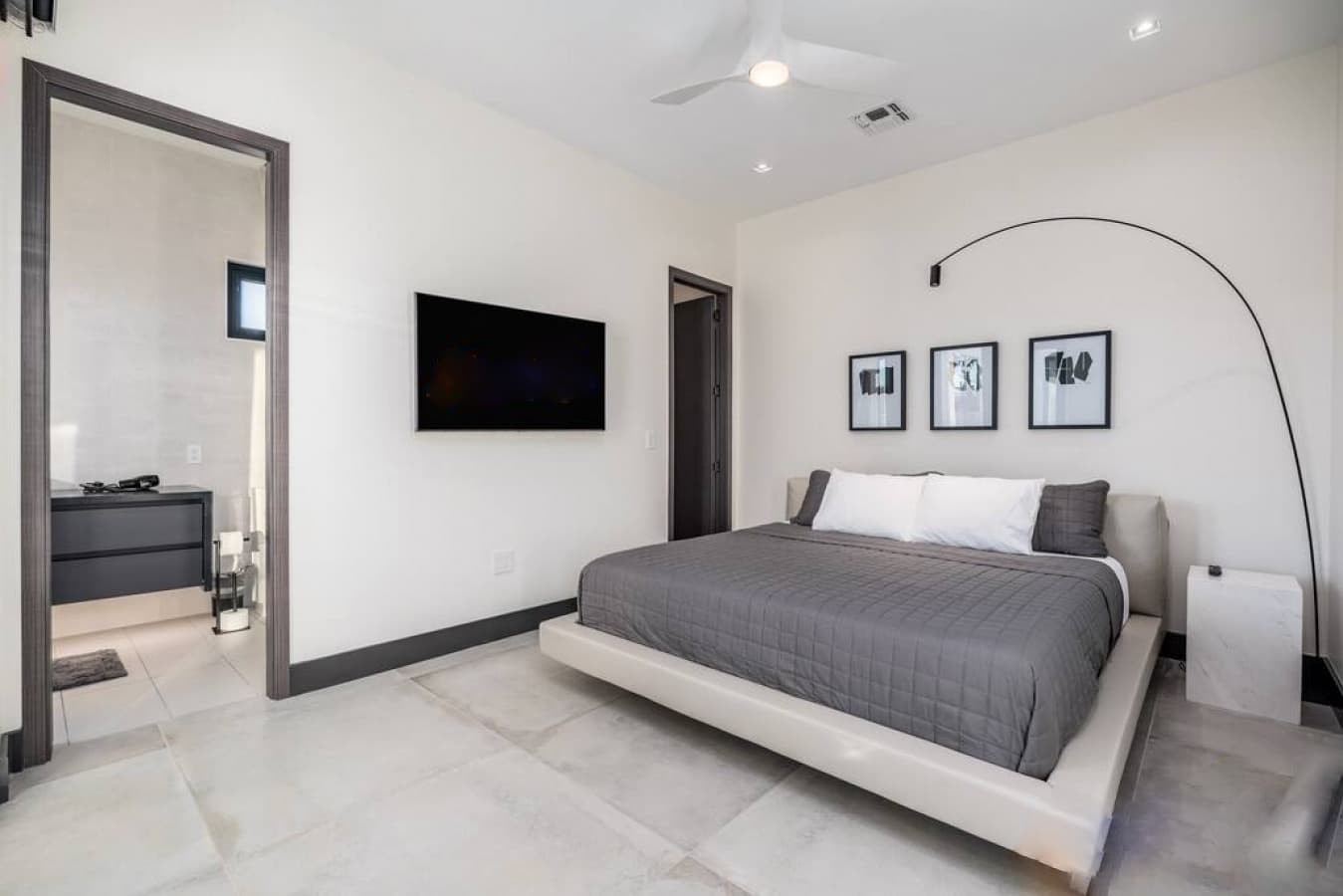 Scottsdale Desert Paradise - Image 35