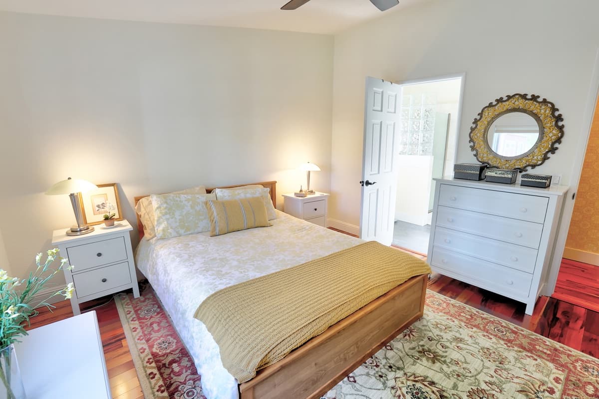 Quiet Country Cottage - Image 14