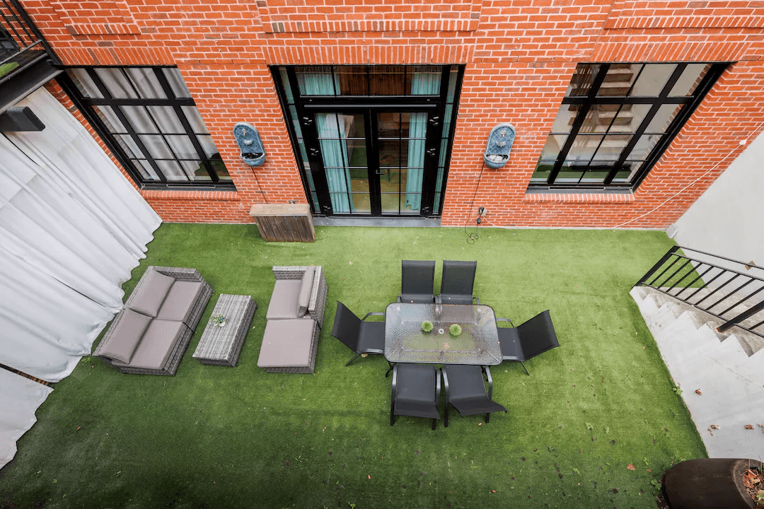 Clinton Home - Image 28