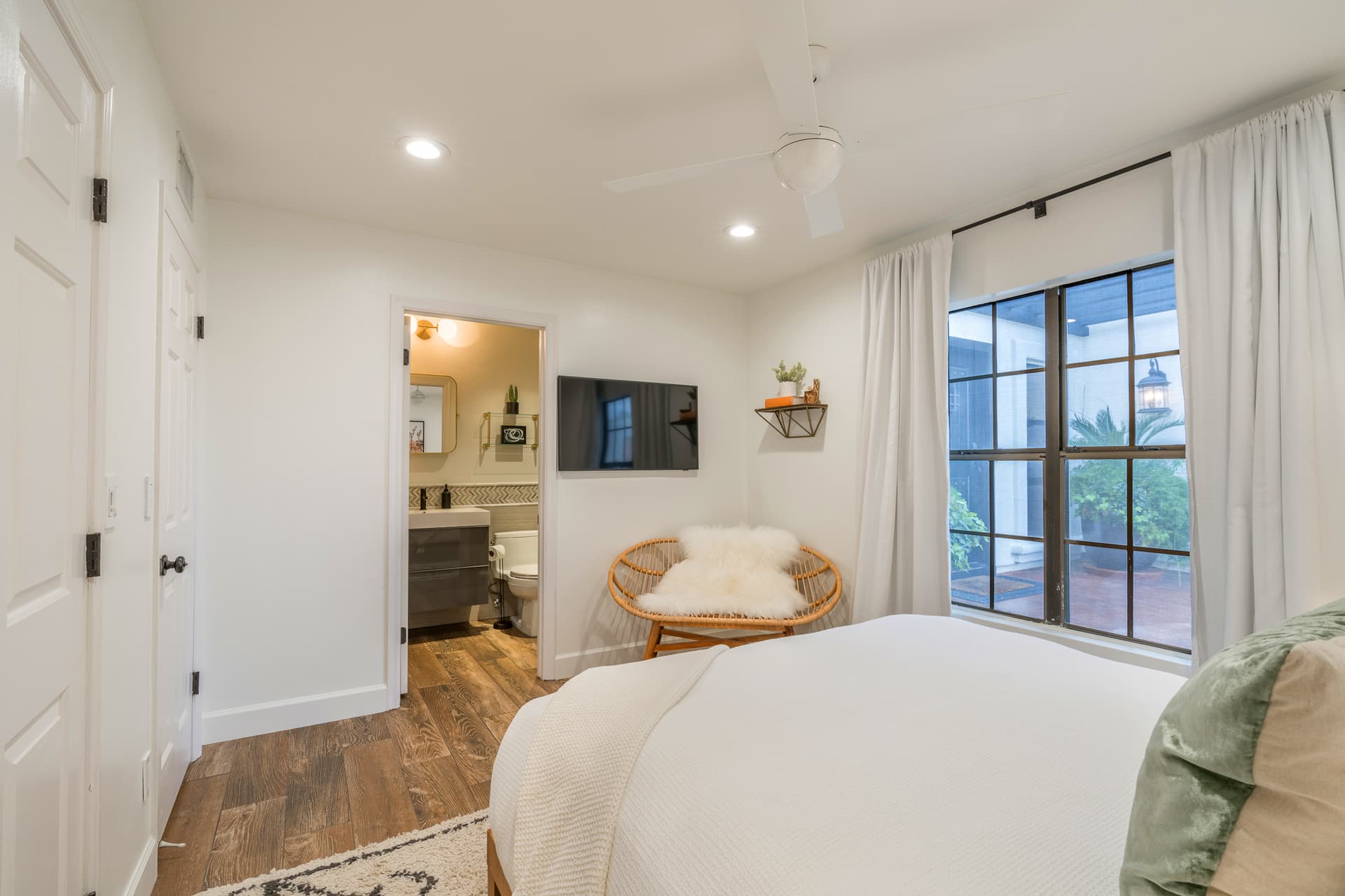 Wanderlust Oasis - Image 26