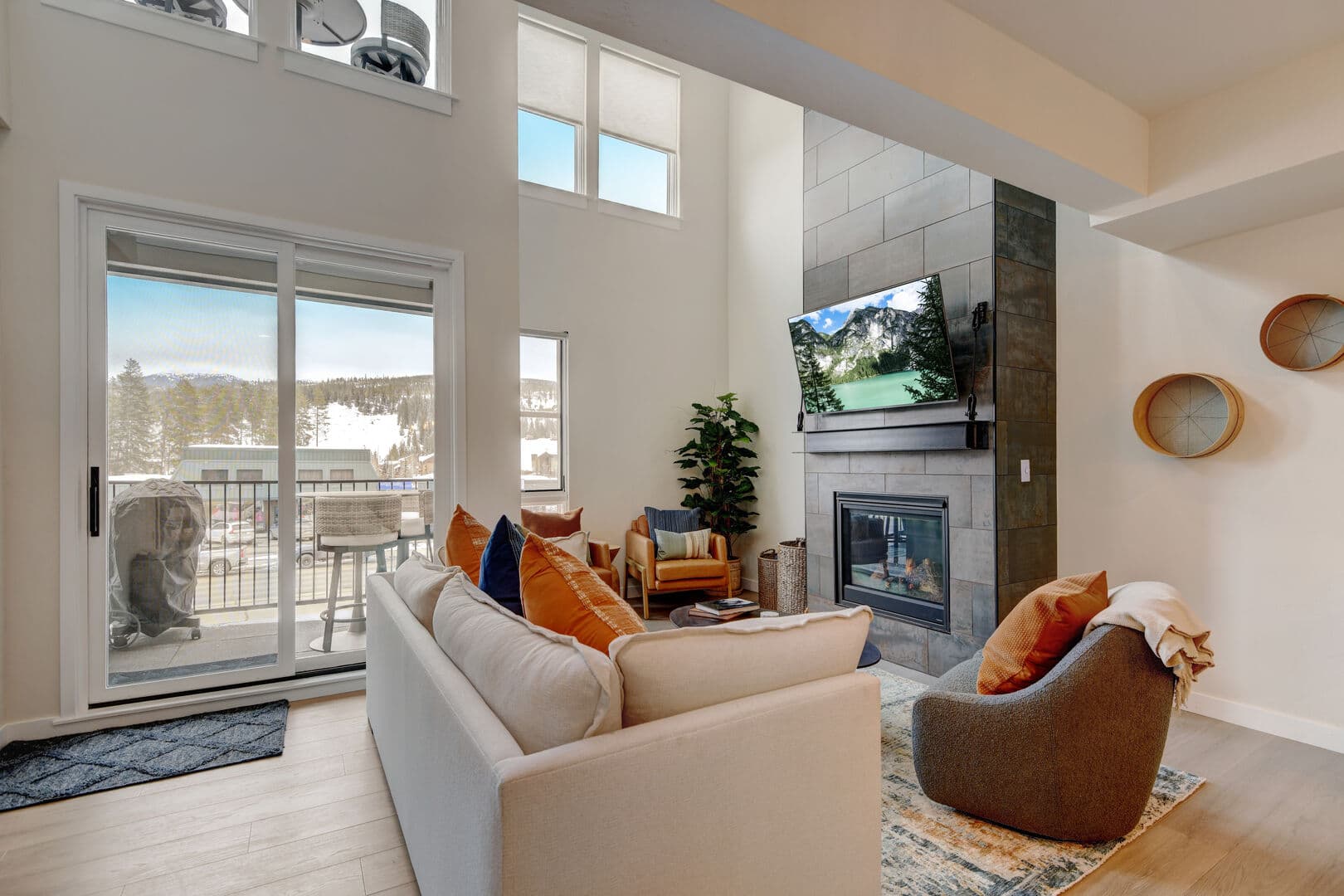 Arrow Luxury Loft #219 - Image 6