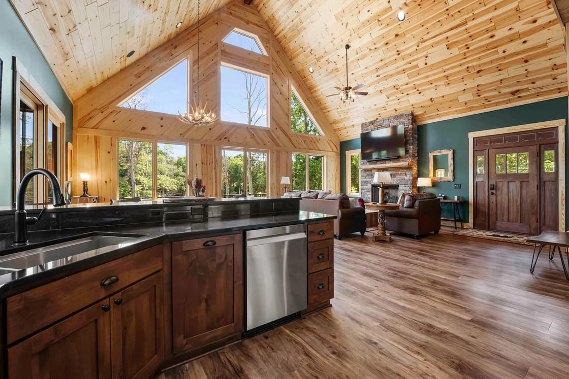 Black Bear Lodge - Image 26