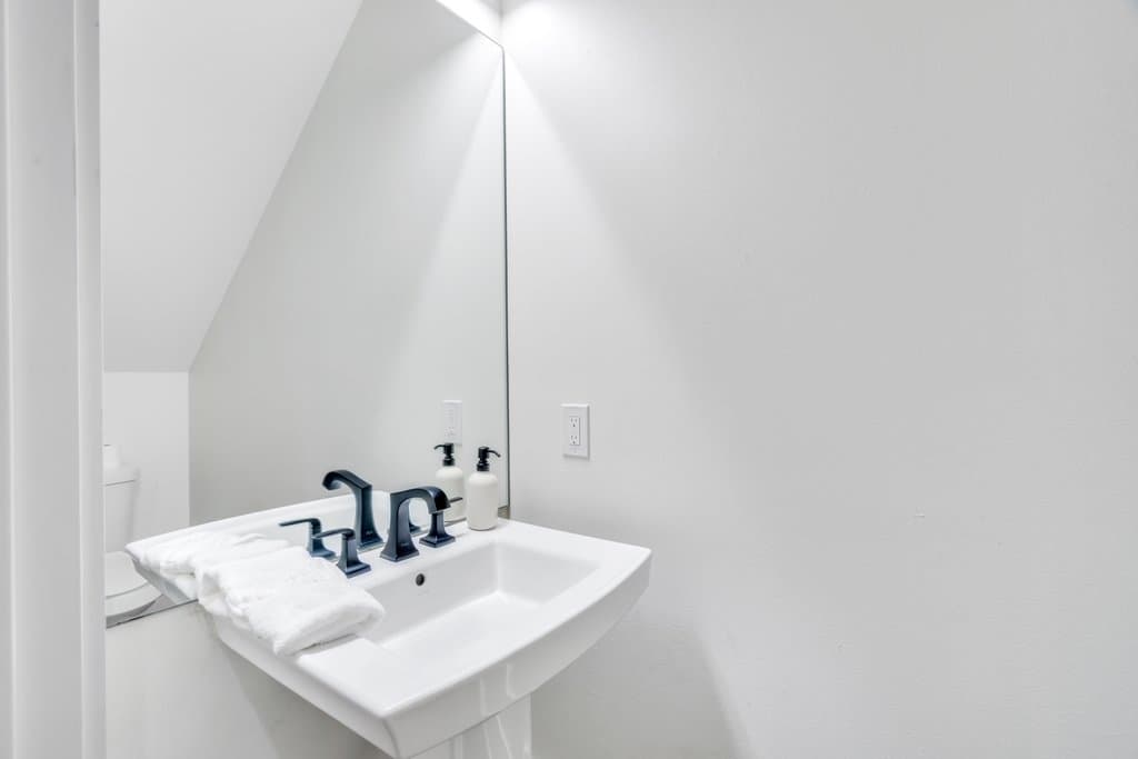 Modern Mid-City Maison - Image 8