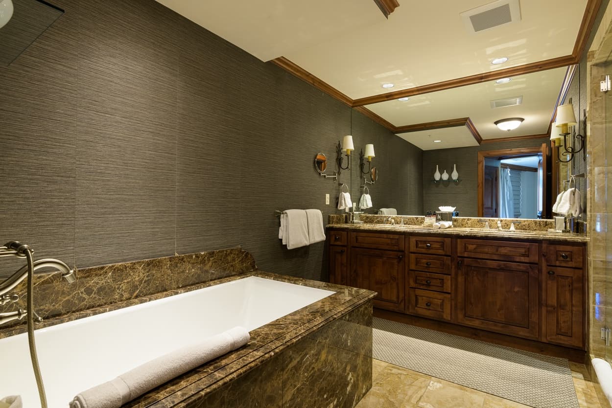 Cascade at The Ritz-Carlton - Image 7