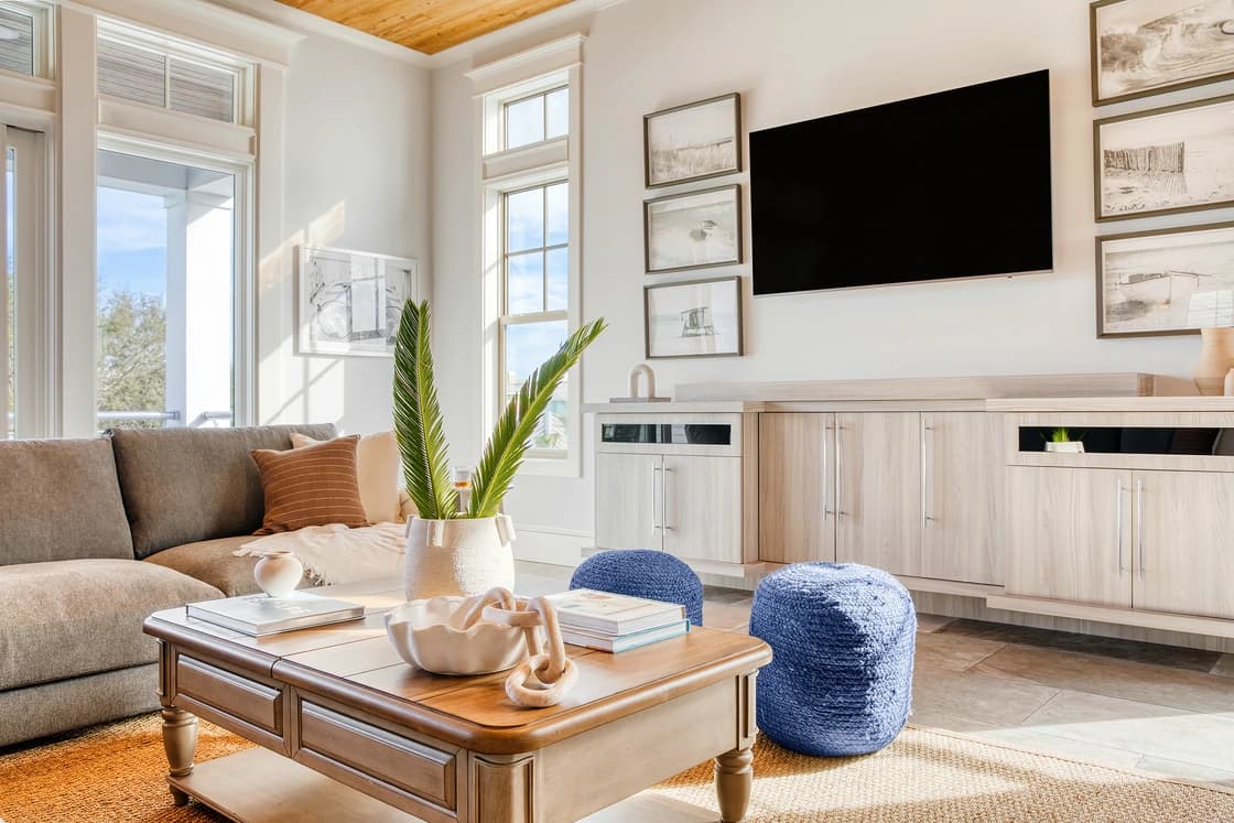 Monarch Manor - Image 4