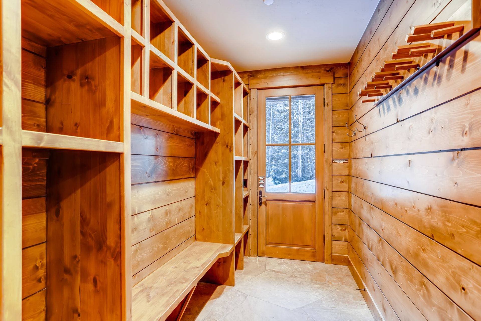 Snowy Pines House - Image 25