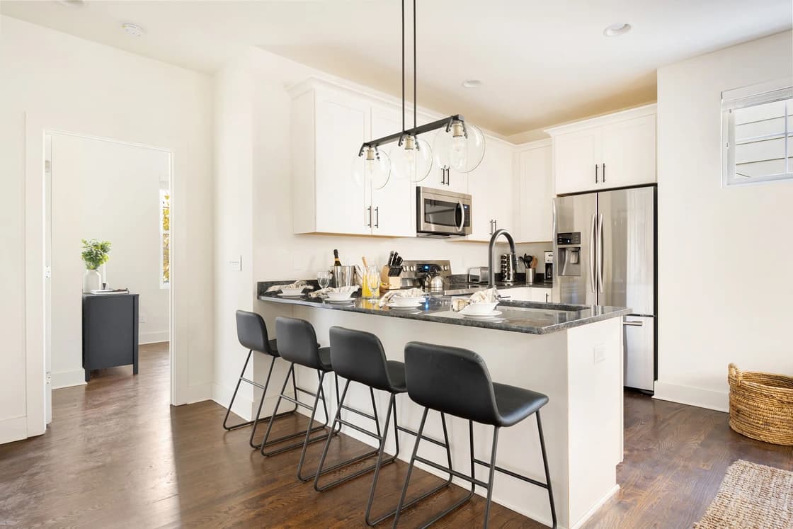 Nirvana Woods - Image 5