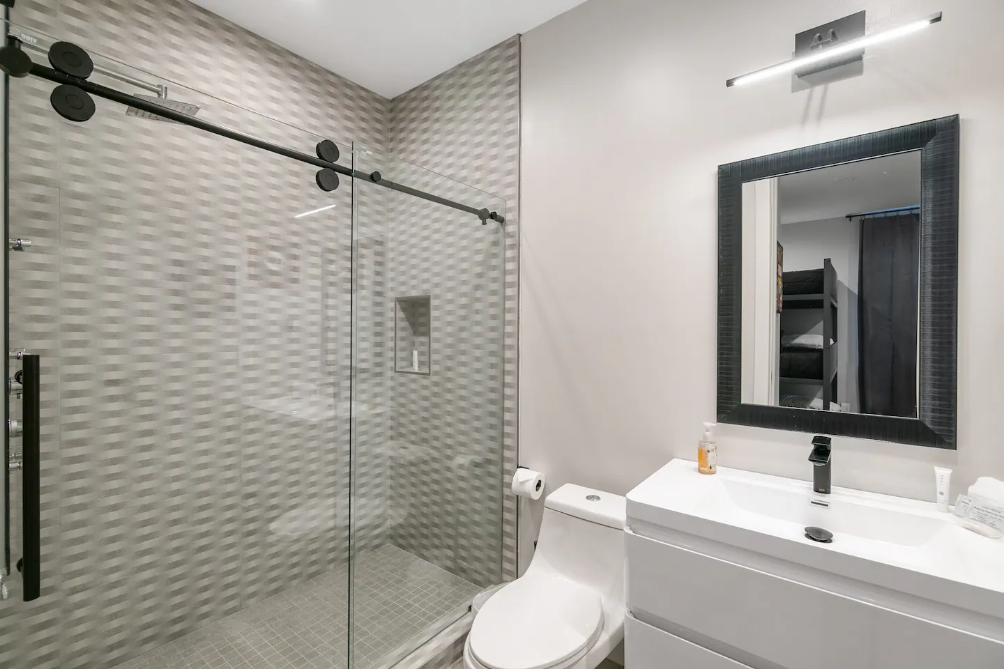 Opulent Haven - Image 26