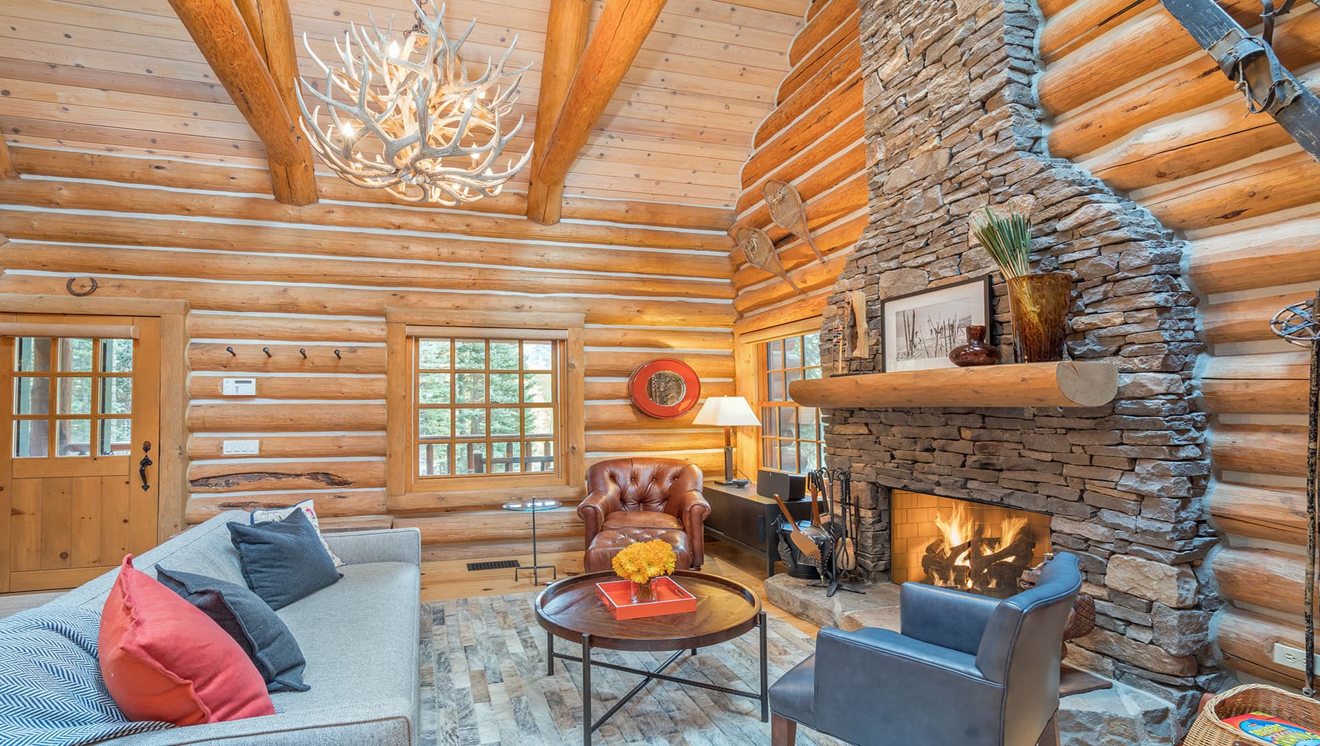 Yellow Brick Cabin - Image 27