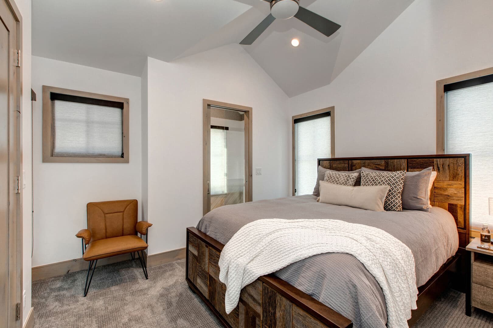 Kings Crown - Image 27