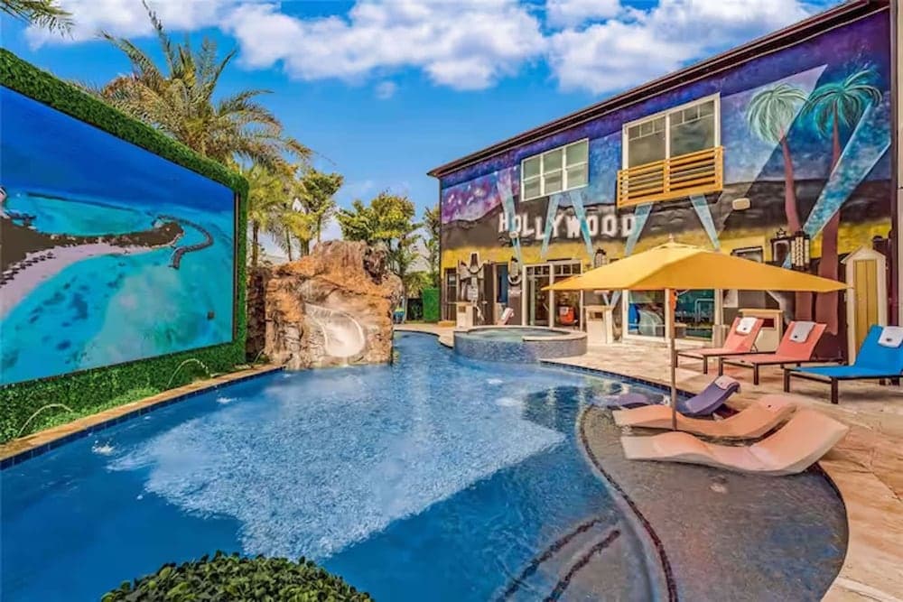 Hollywood Themed Mansion - Image 74