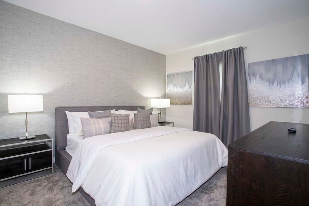 Royal Crown - Image 18