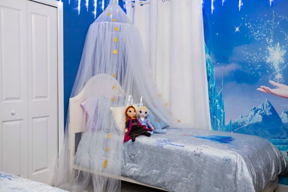 Royal Crown - Image 22