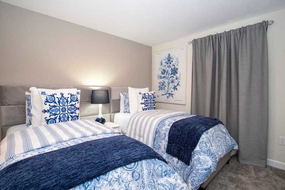 Royal Crown - Image 25