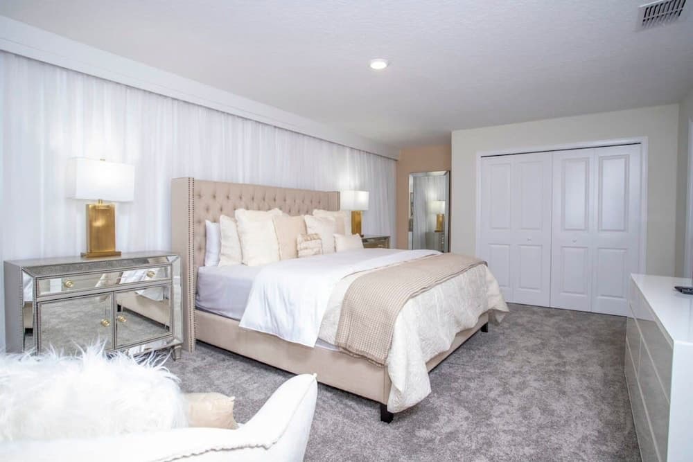 Royal Crown - Image 28