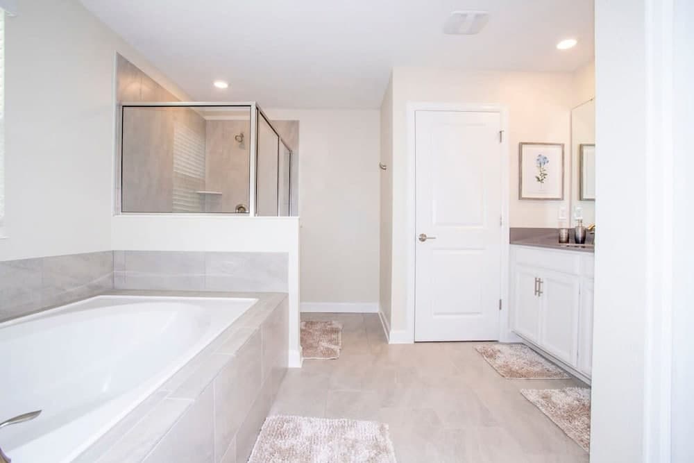 Royal Crown - Image 31