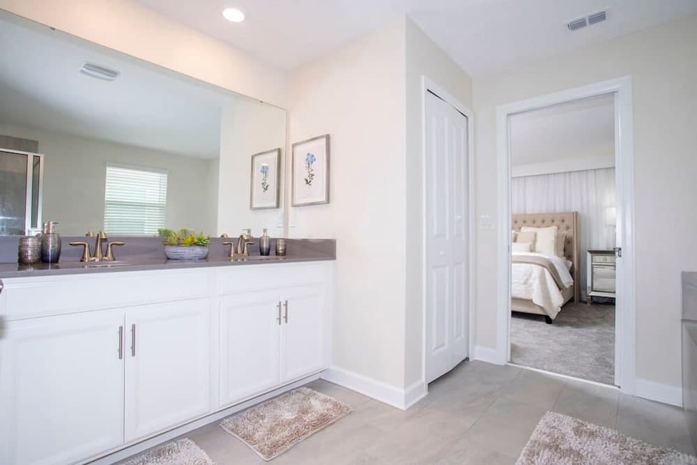 Royal Crown - Image 32