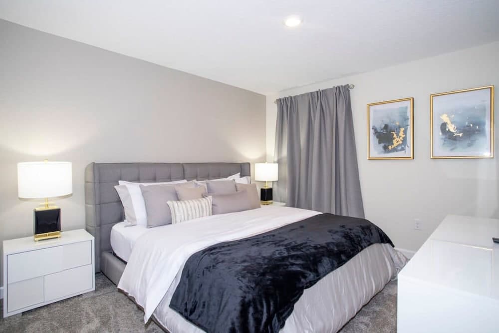 Royal Crown - Image 38