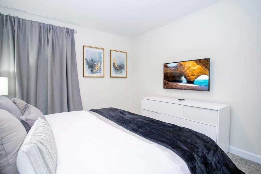 Royal Crown - Image 39