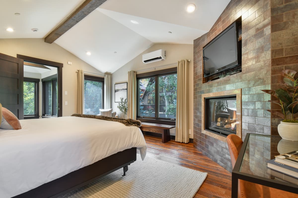 Red Wagon House - Image 17