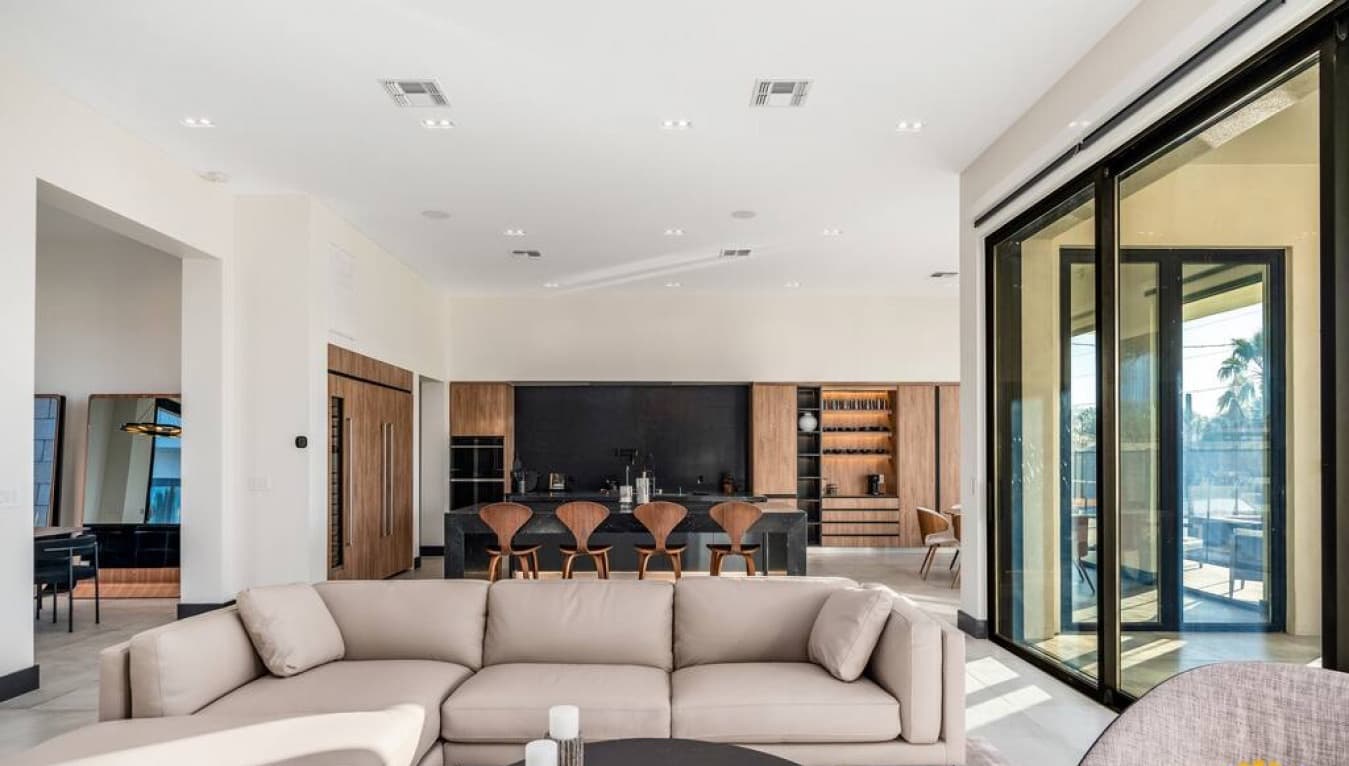 Scottsdale Desert Paradise - Image 12