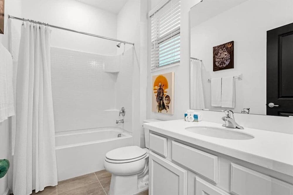 Prime Theatre Retreat - Image 29