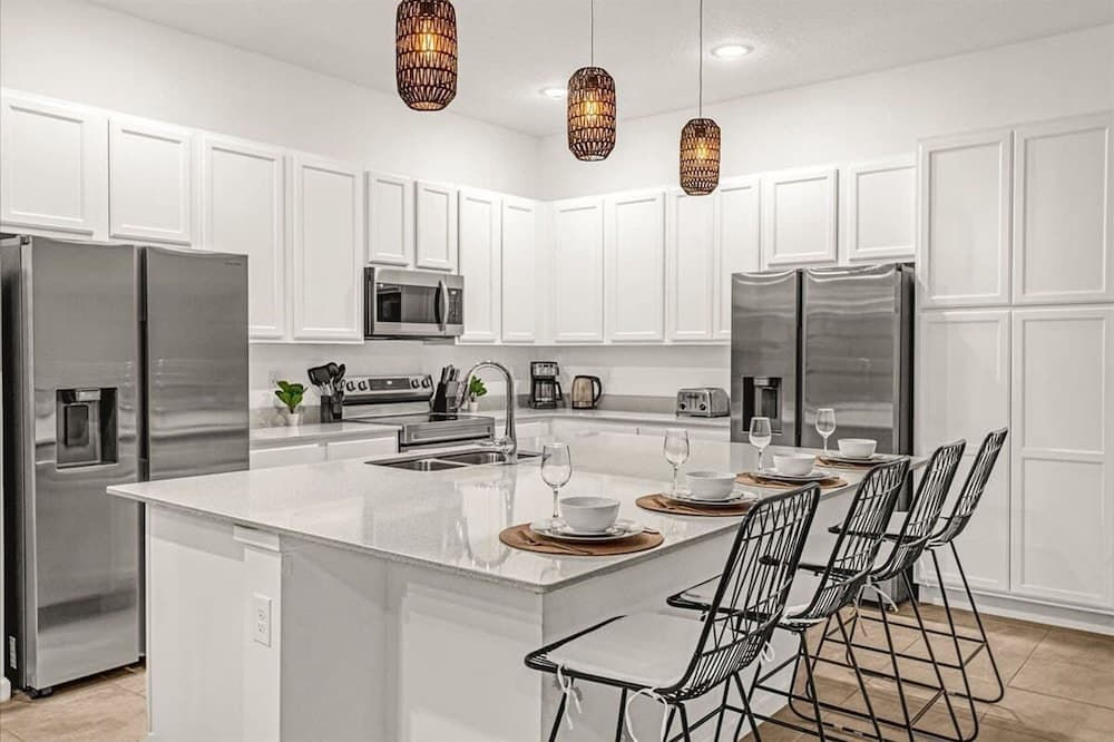 Prime Theatre Retreat - Image 6