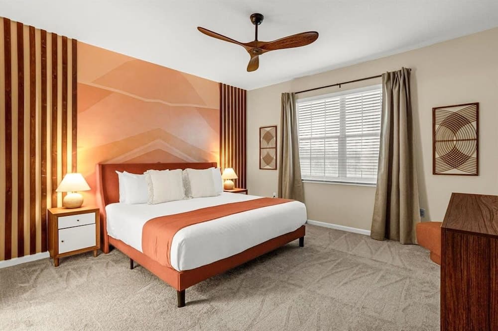 Prime Theatre Retreat - Image 36