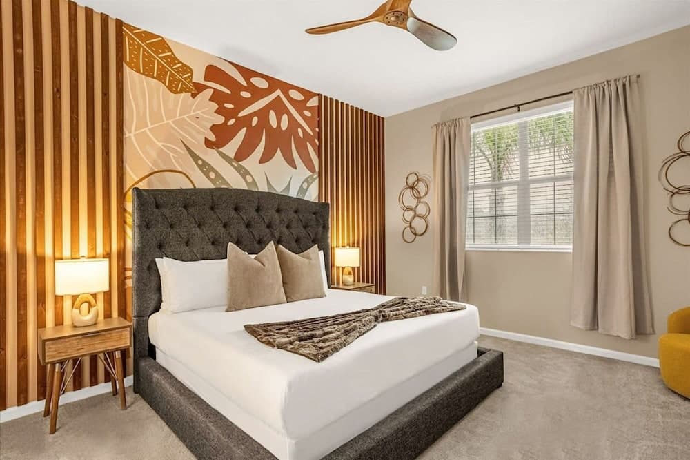 Prime Theatre Retreat - Image 39