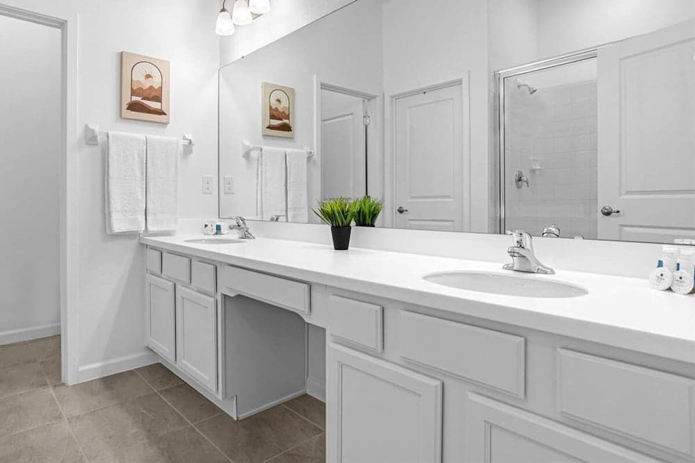 Prime Theatre Retreat - Image 41