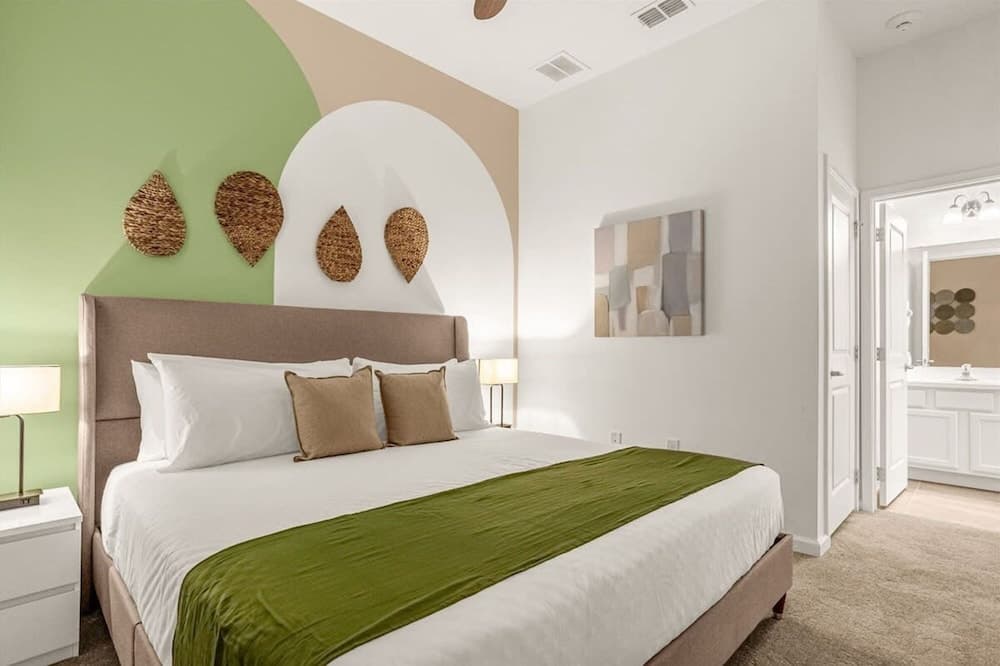 Prime Theatre Retreat - Image 43