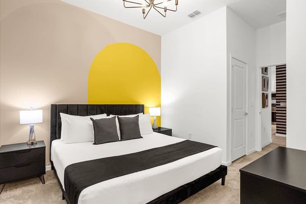 Prime Theatre Retreat - Image 45